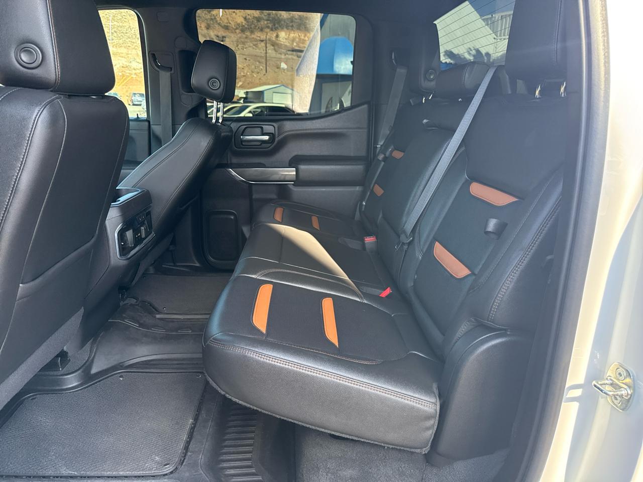 GMC Sierra 1500 AT4 Crew Cab Short Box 4WD 2021