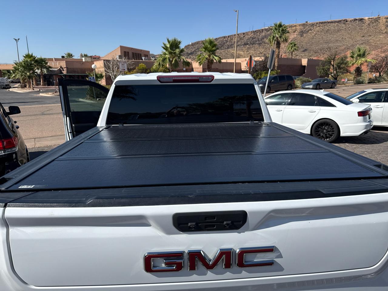 GMC Sierra 1500 AT4 Crew Cab Short Box 4WD 2021