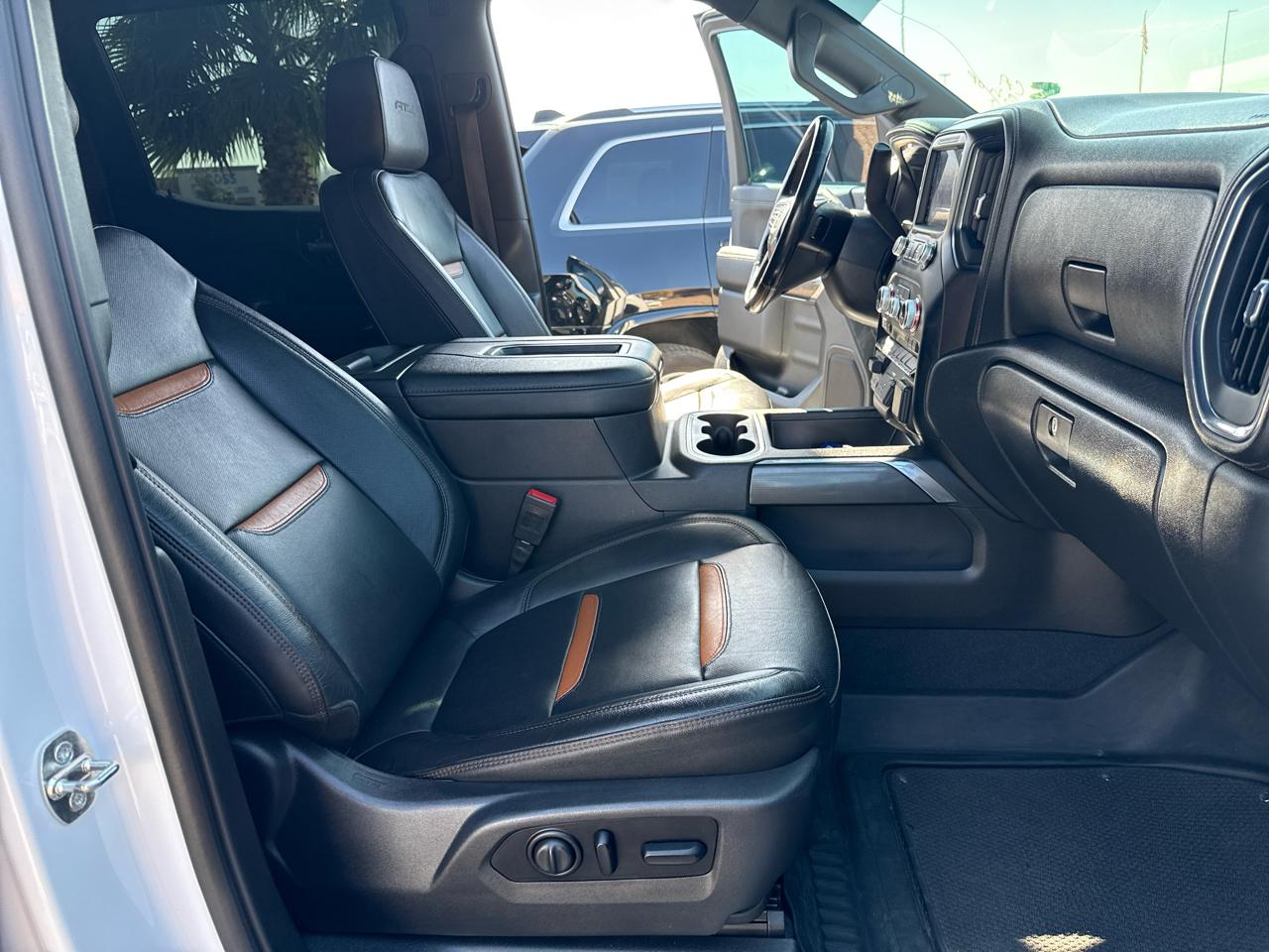 GMC Sierra 1500 AT4 Crew Cab Short Box 4WD 2021