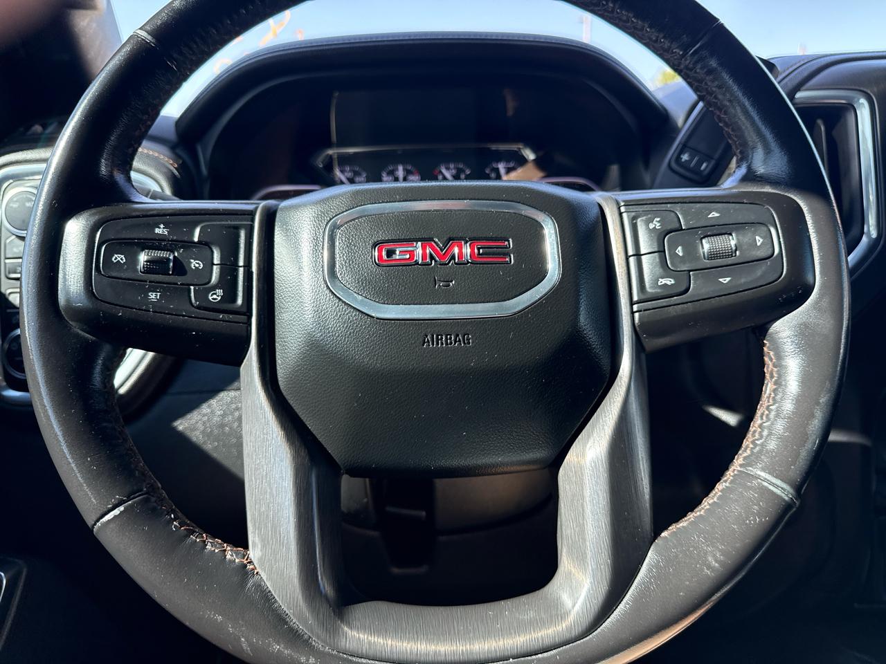 GMC Sierra 1500 AT4 Crew Cab Short Box 4WD 2021