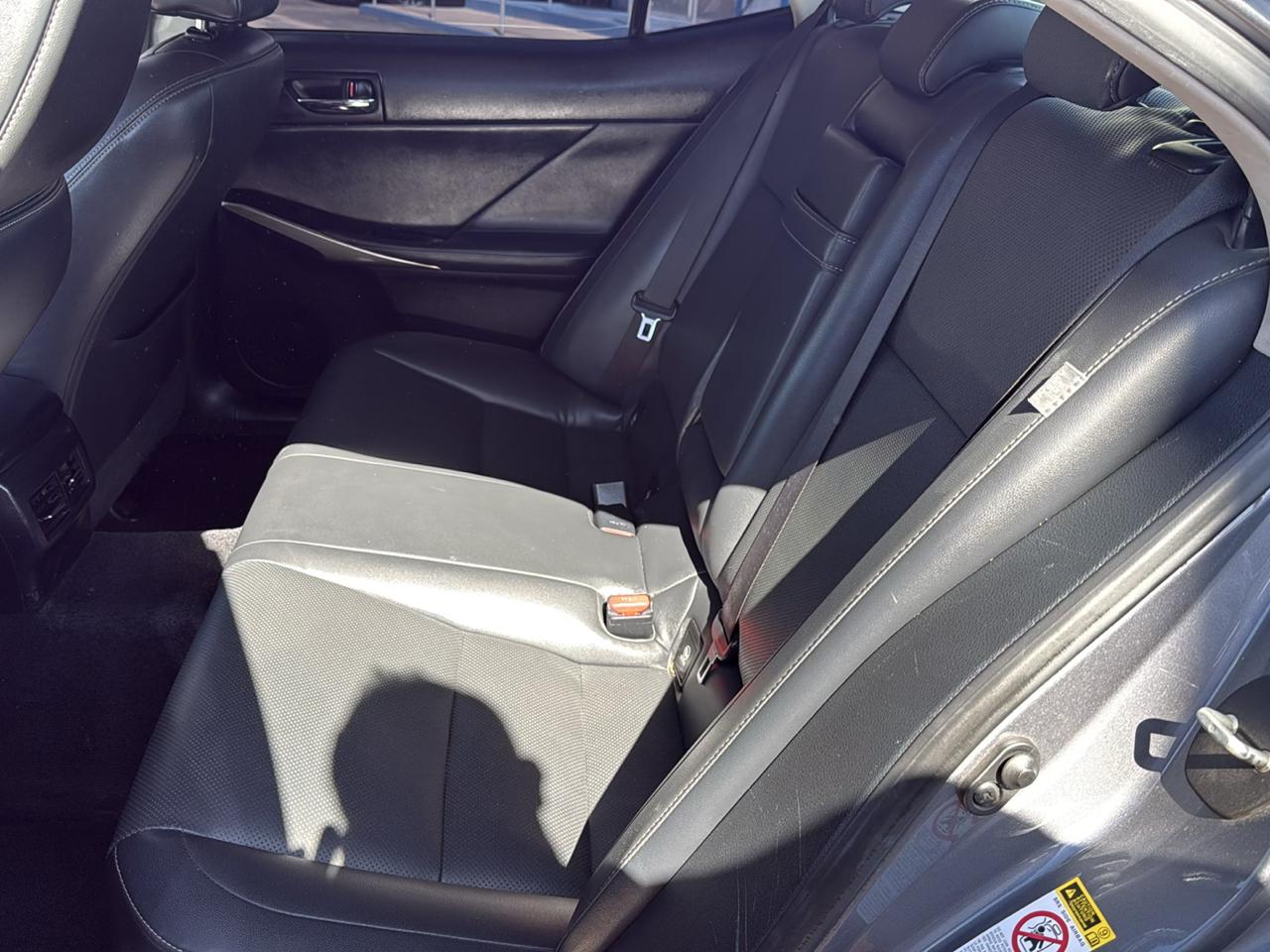 Lexus IS 250 RWD 2014