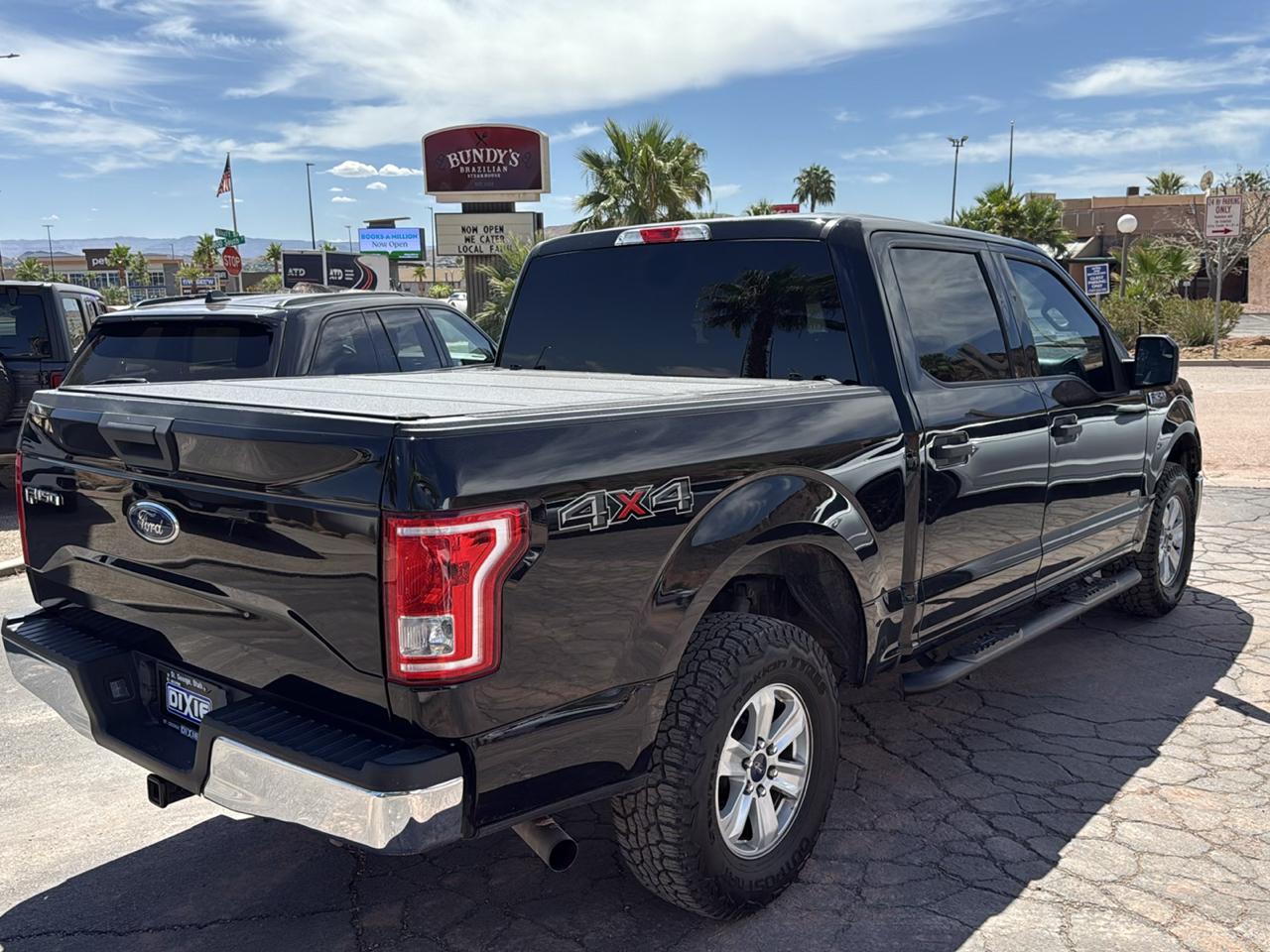 Ford F-150 4WD SuperCrew 145" XLT 2017