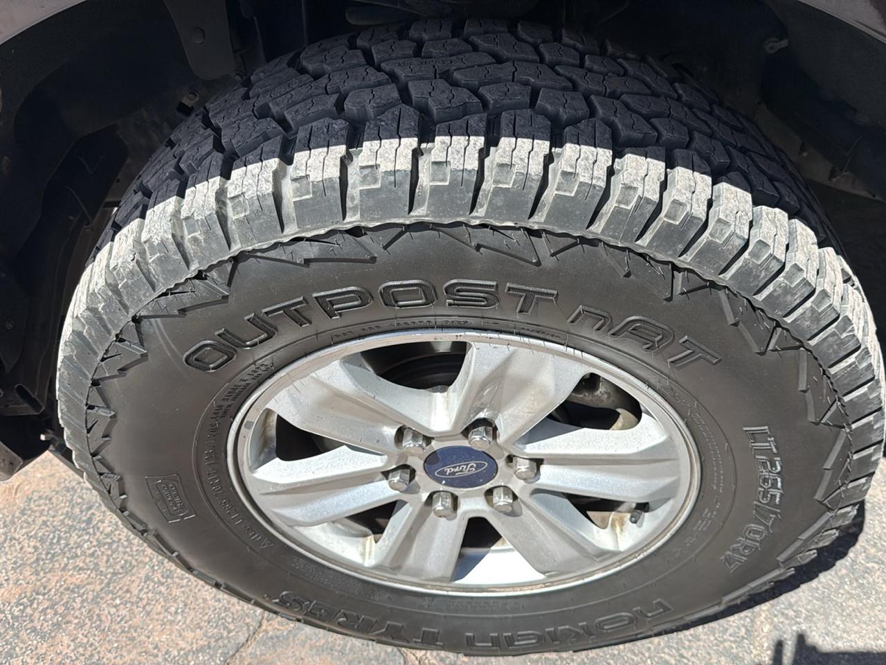Ford F-150 4WD SuperCrew 145" XLT 2017