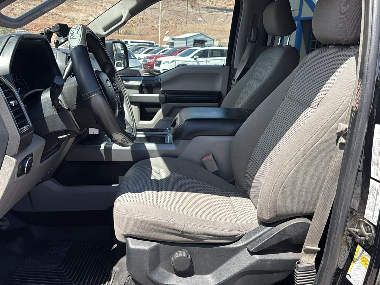 Ford F-150 4WD SuperCrew 145" XLT 2017