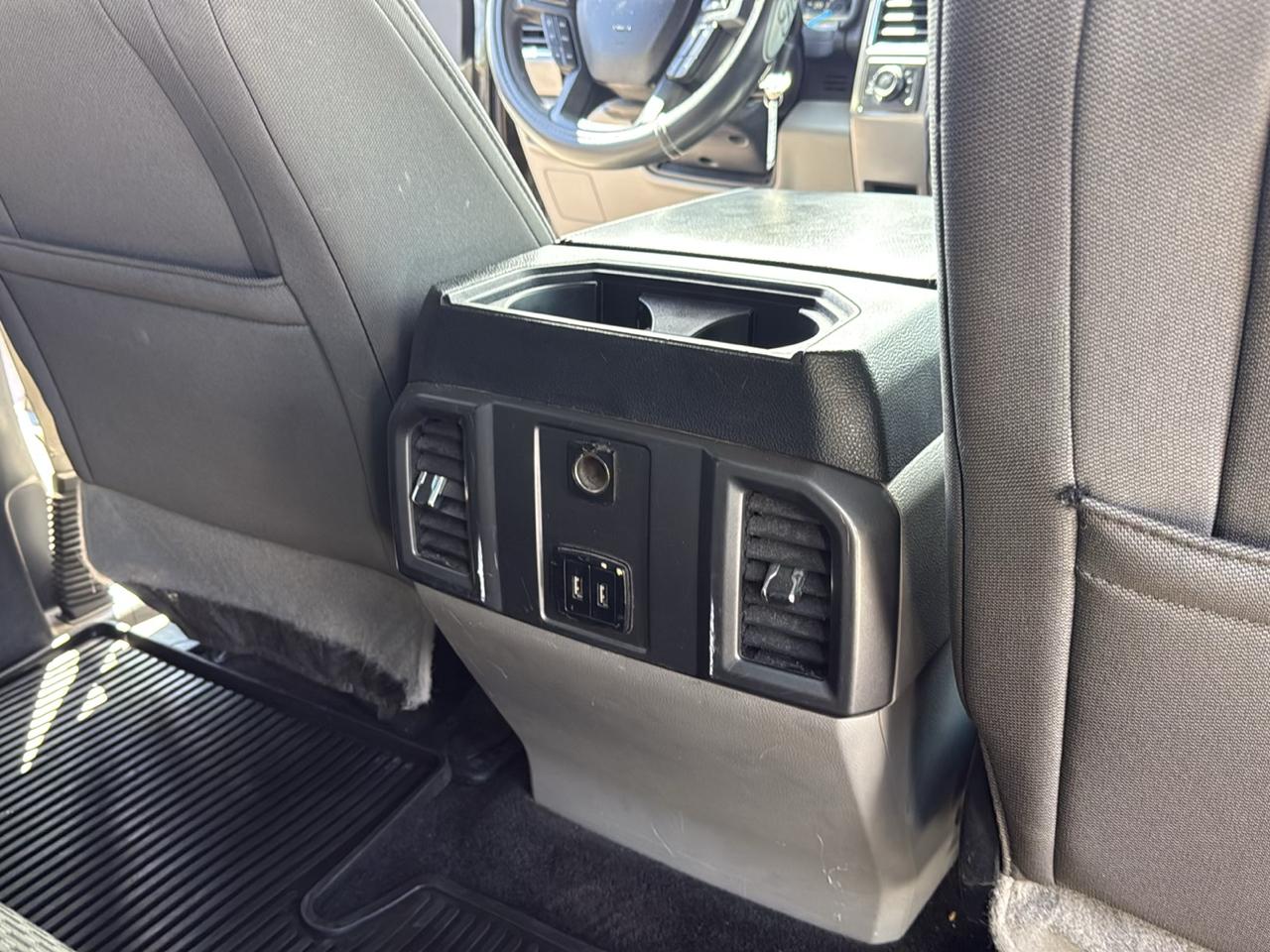 Ford F-150 4WD SuperCrew 145" XLT 2017