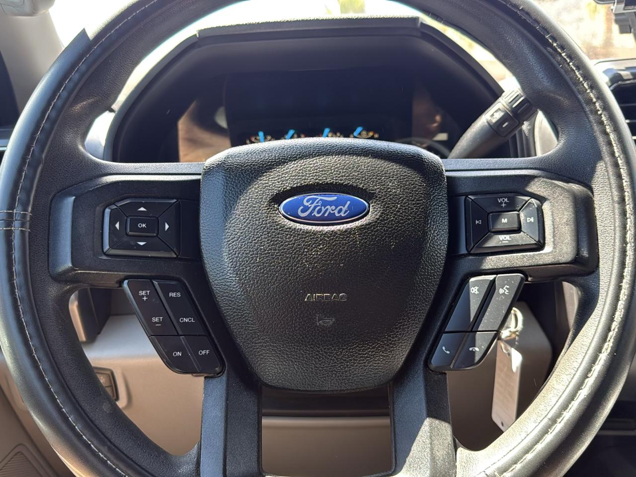 Ford F-150 4WD SuperCrew 145" XLT 2017