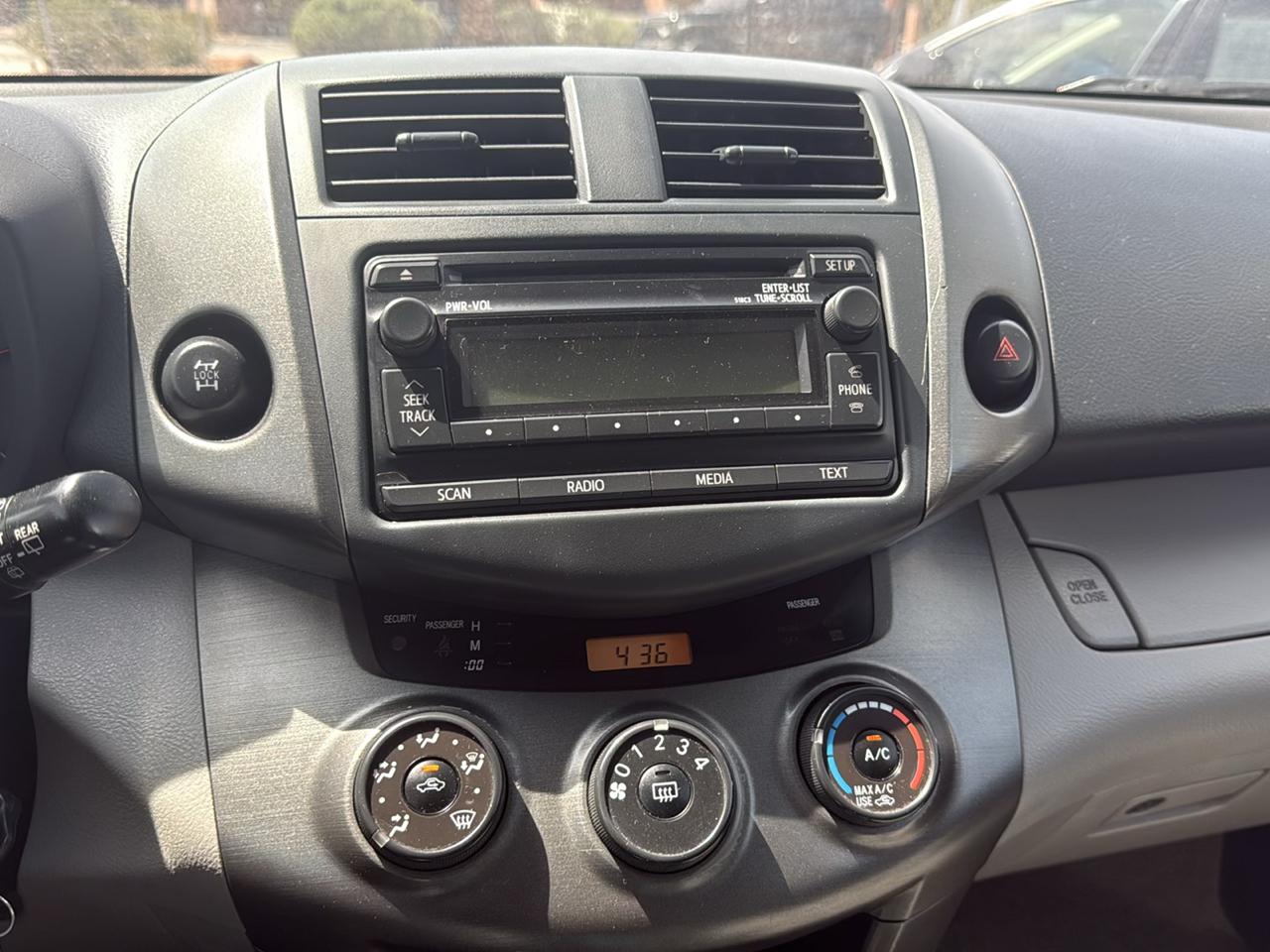 Toyota RAV4 Base I4 4WD 2012