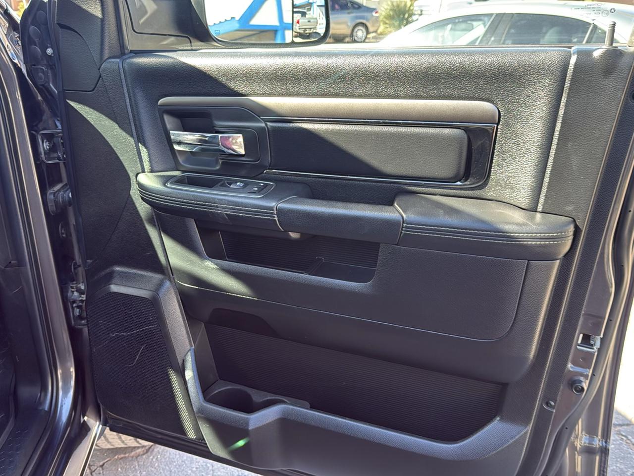 RAM 1500 Sport Crew Cab SWB 4WD 2014