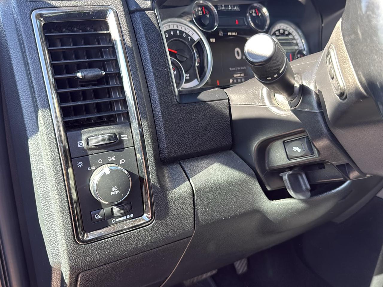 RAM 1500 Sport Crew Cab SWB 4WD 2014