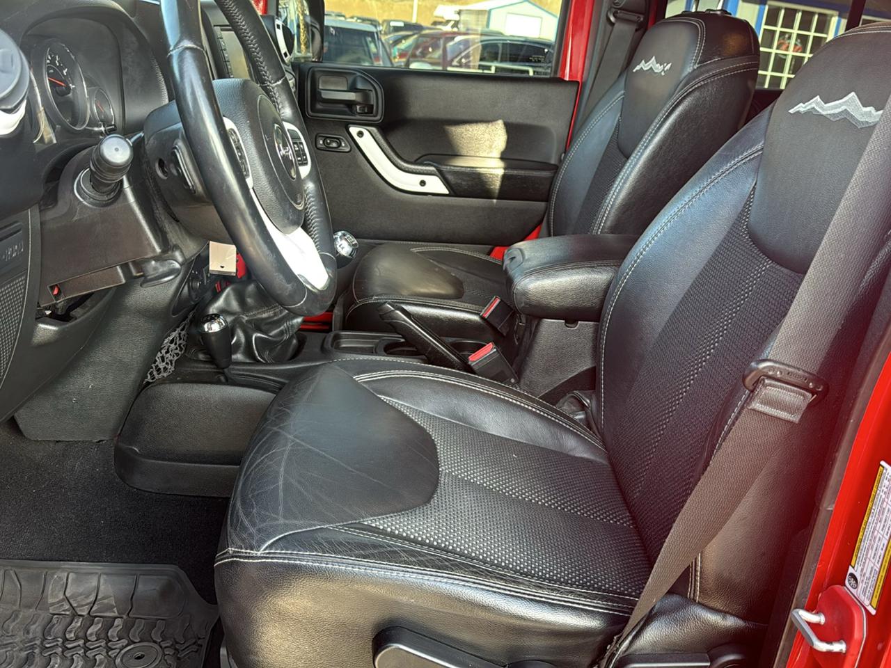 Jeep Wrangler Unlimited Sahara 4WD 2015