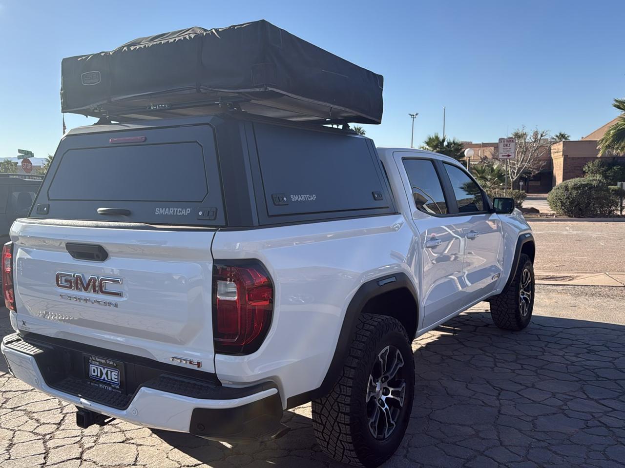 GMC Canyon AT4 Crew Cab 4WD 2024