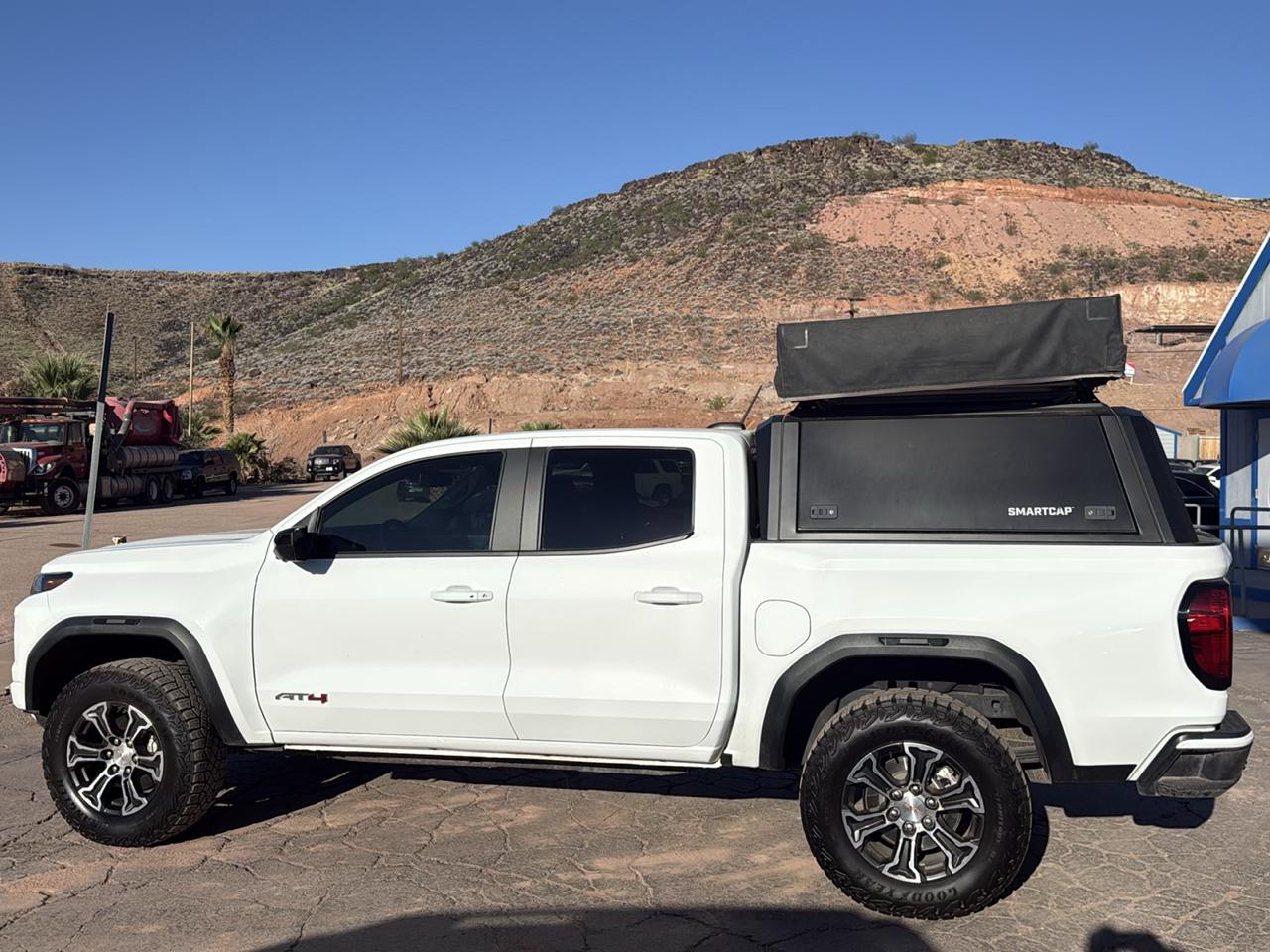 GMC Canyon AT4 Crew Cab 4WD 2024