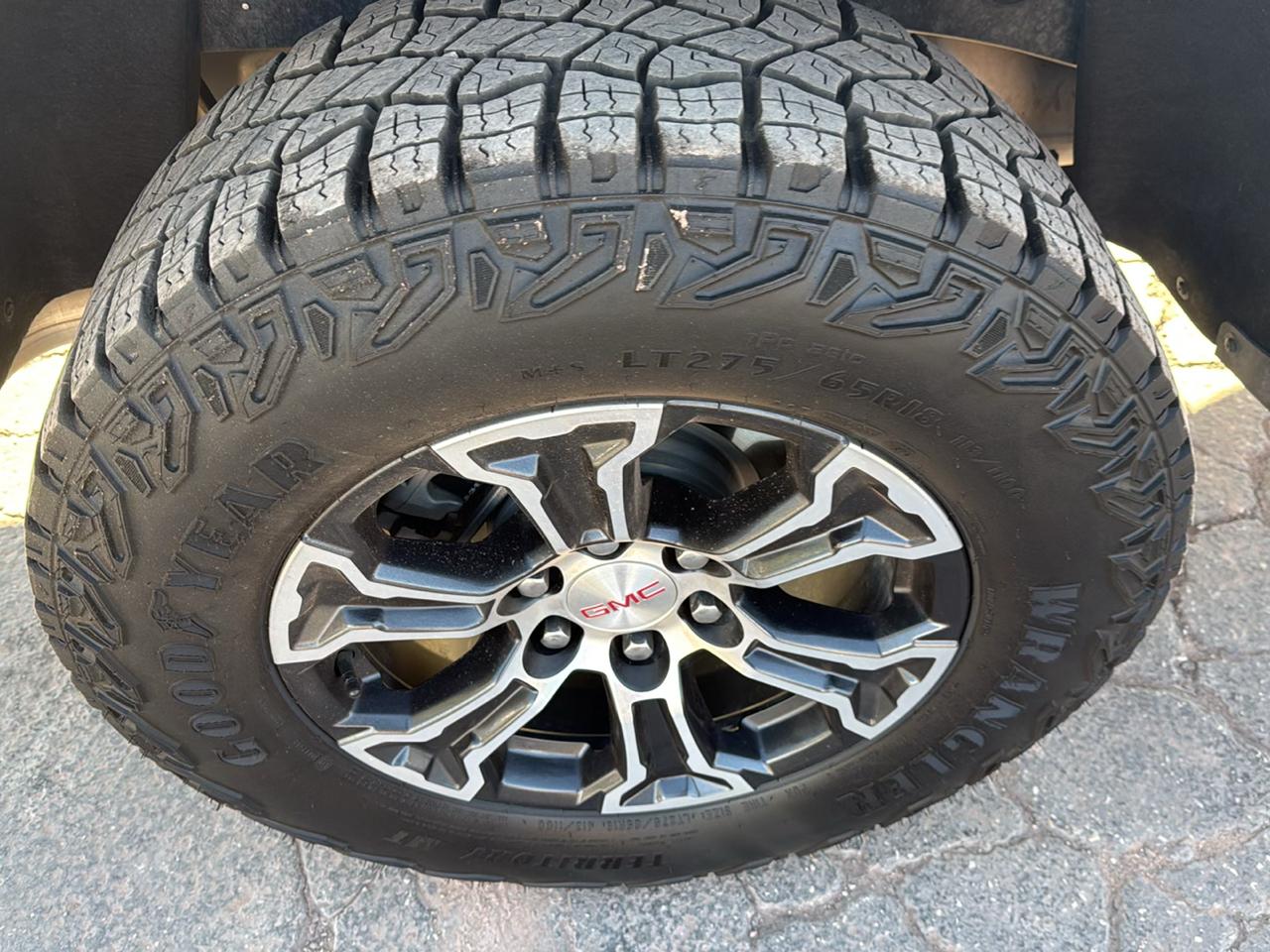 GMC Canyon AT4 Crew Cab 4WD 2024