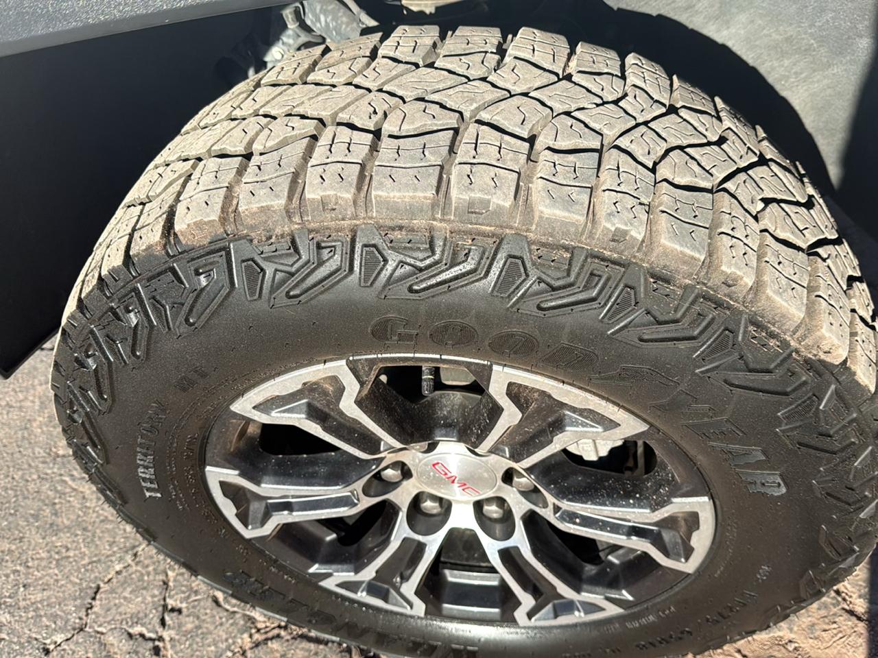 GMC Canyon AT4 Crew Cab 4WD 2024