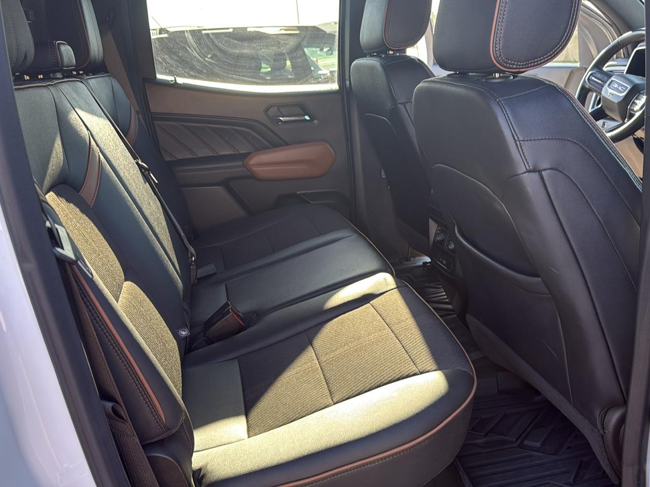 GMC Canyon AT4 Crew Cab 4WD 2024