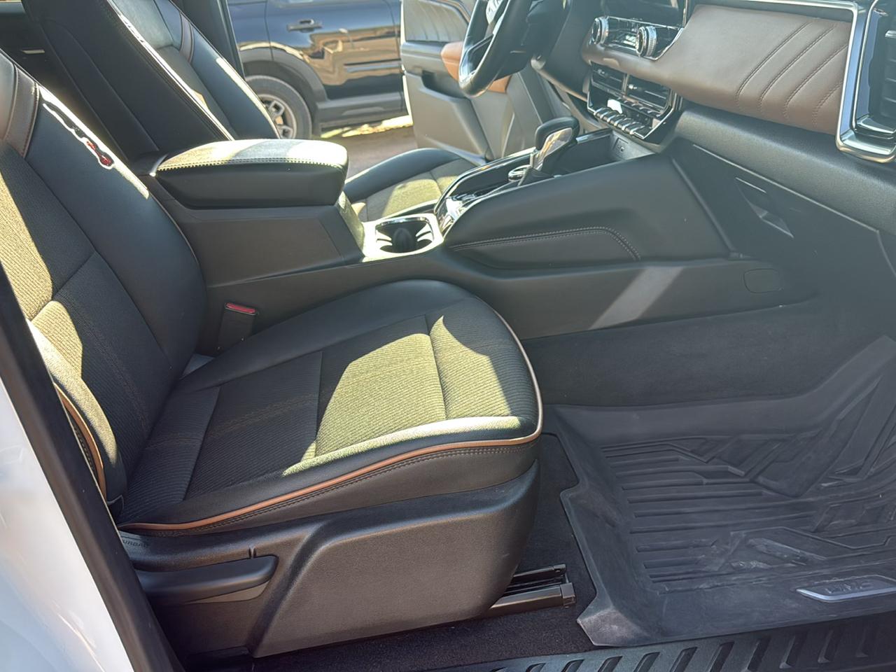 GMC Canyon AT4 Crew Cab 4WD 2024