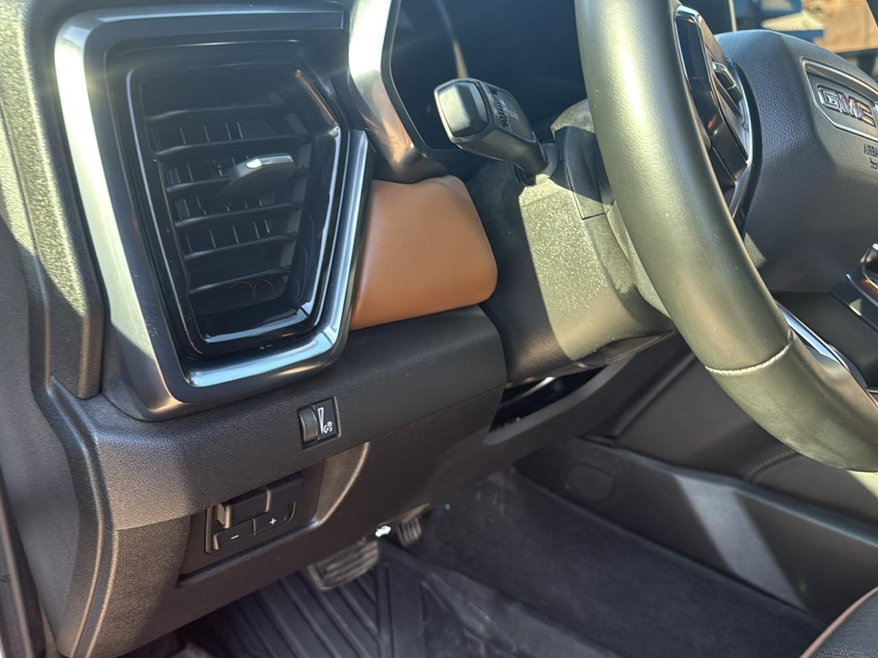 GMC Canyon AT4 Crew Cab 4WD 2024
