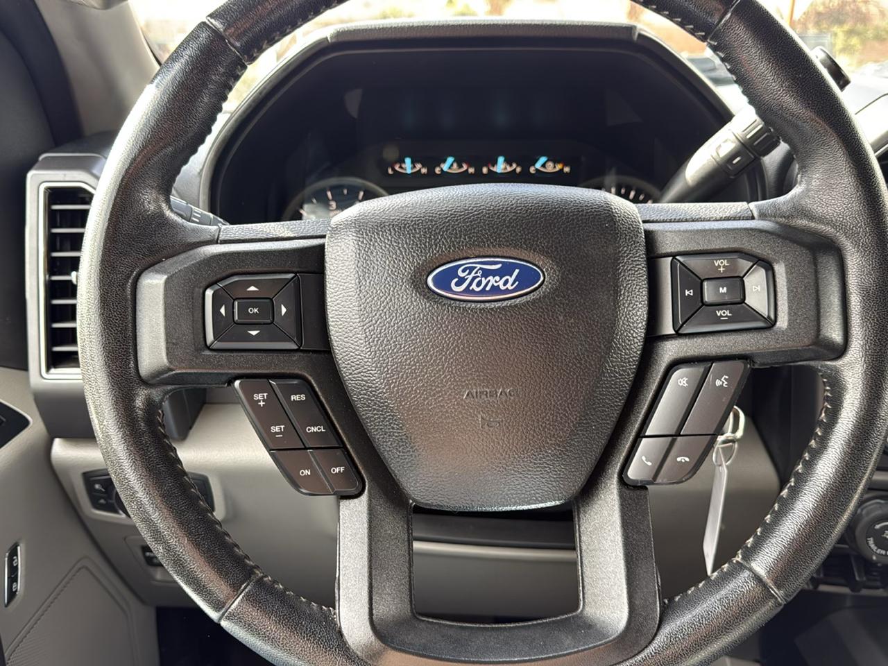 Ford F-150 SuperCrew 150" XLT 2019