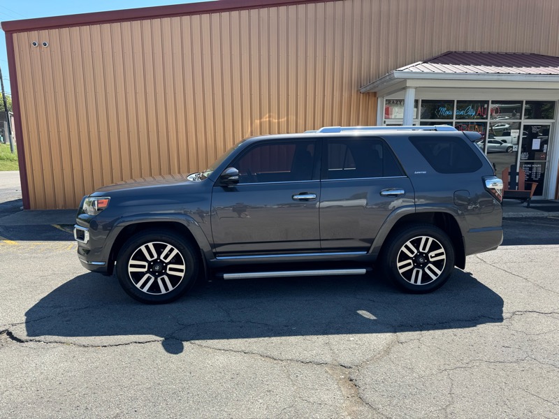 Toyota 4Runner Limited 4WD V6 2018 Toyota 4Runner Limited 4WD V6 2018