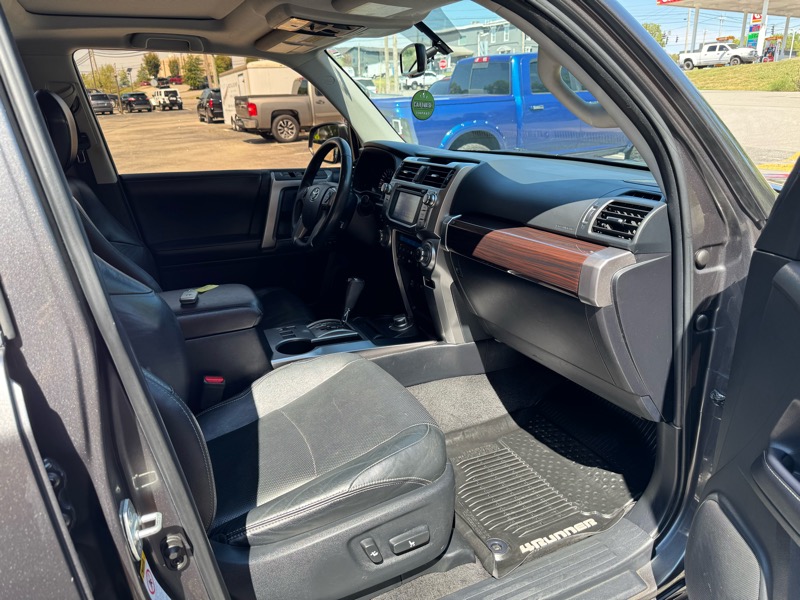 Toyota 4Runner Limited 4WD V6 2018 Toyota 4Runner Limited 4WD V6 2018