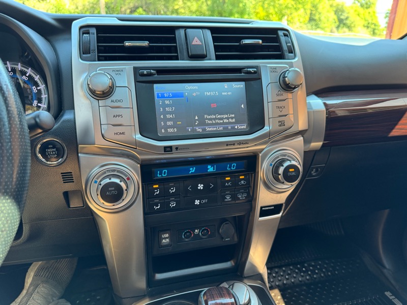 Toyota 4Runner Limited 4WD V6 2018 Toyota 4Runner Limited 4WD V6 2018