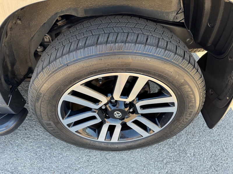 Toyota 4Runner Limited 4WD V6 2018 Toyota 4Runner Limited 4WD V6 2018