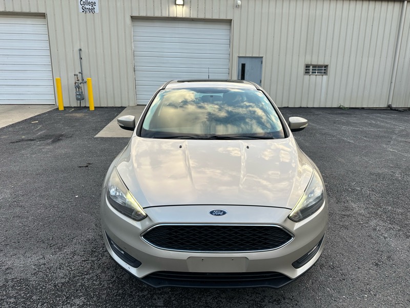 2017 Ford Focus SEL photo 3
