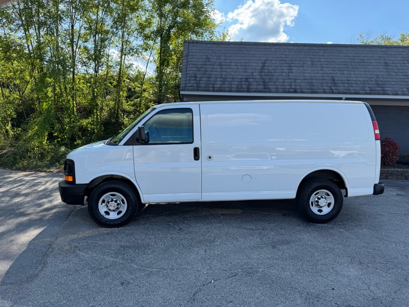2011 Chevrolet Express 2500 Cargo photo 6
