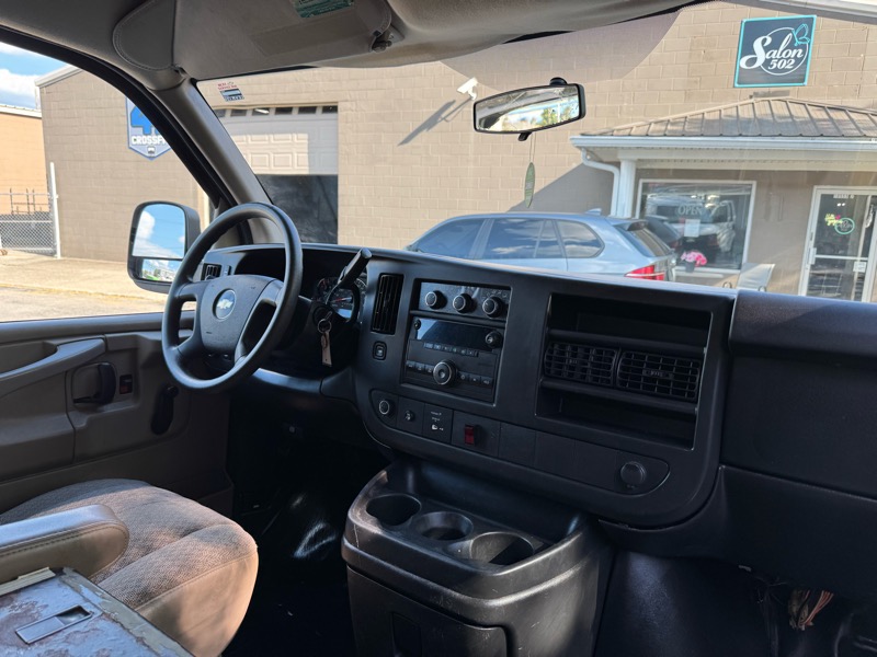 2011 Chevrolet Express 2500 Cargo photo 8