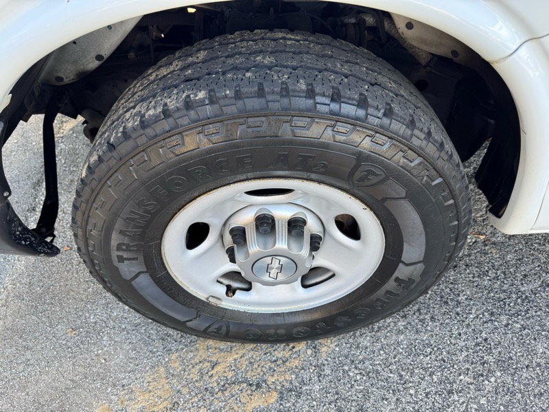 2011 Chevrolet Express 2500 Cargo photo 14