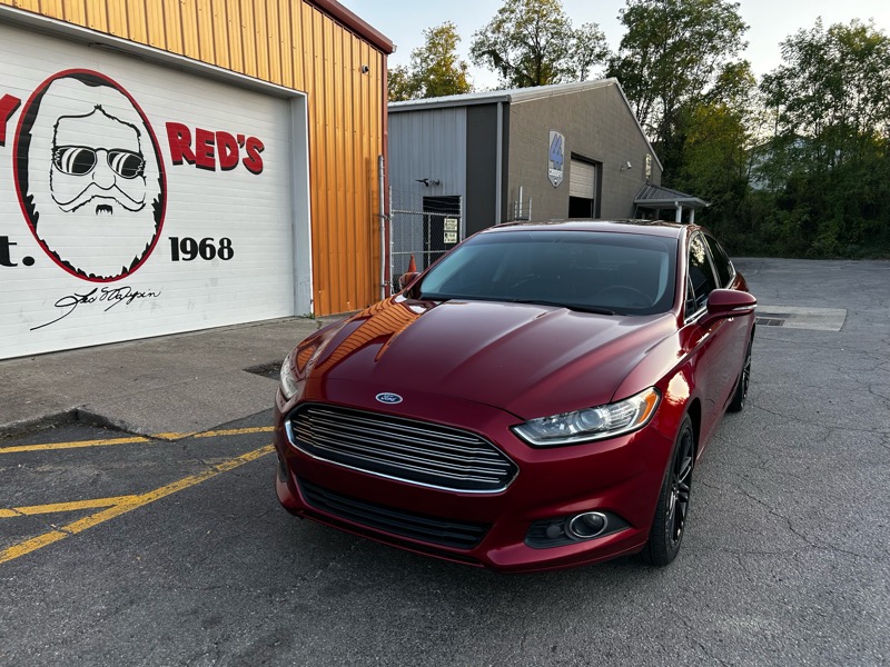 2016 Ford Fusion SE photo 2