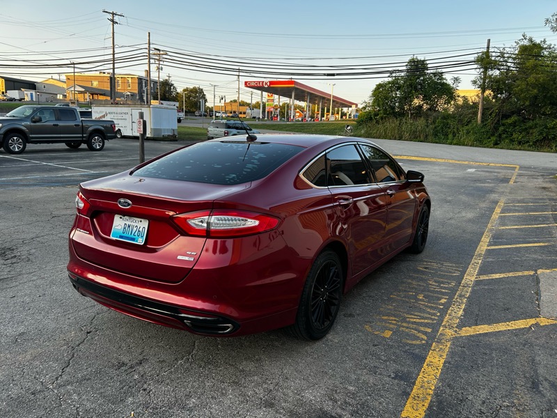 2016 Ford Fusion SE photo 6