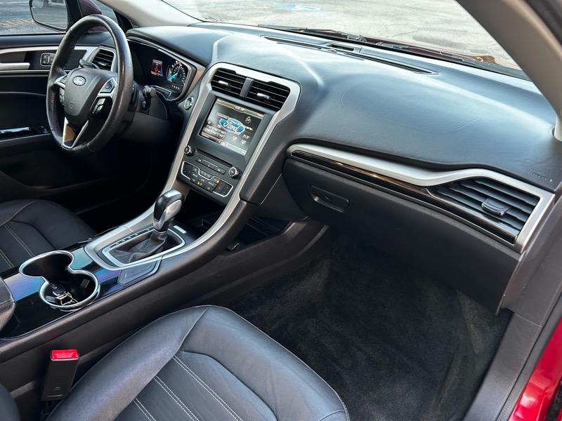 2016 Ford Fusion SE photo 11