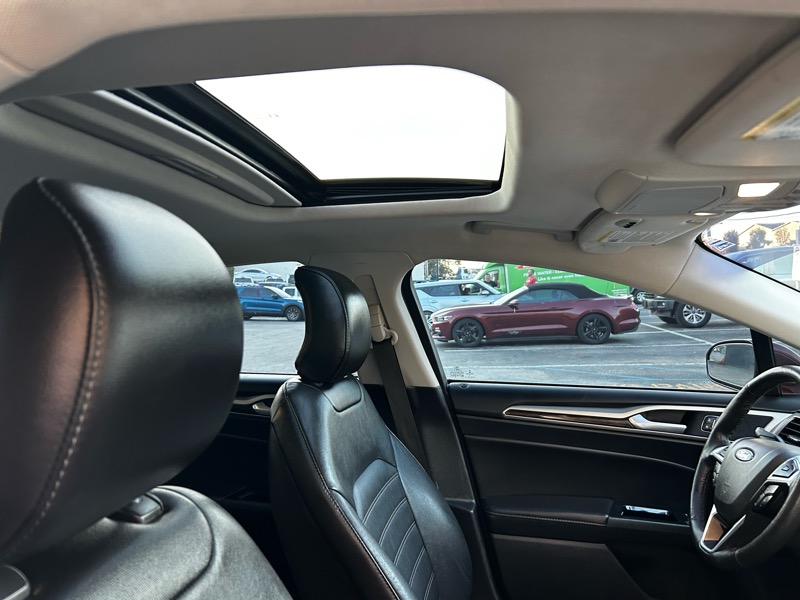 2016 Ford Fusion SE photo 12