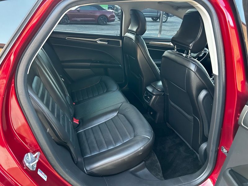 2016 Ford Fusion SE photo 13