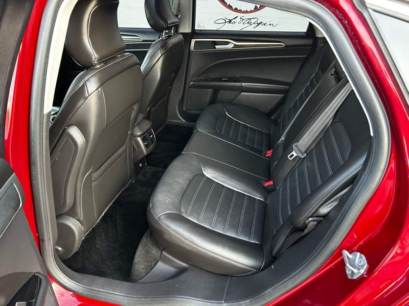 2016 Ford Fusion SE photo 15