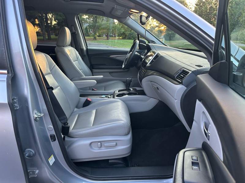 2016 Honda Pilot EX-L photo 11