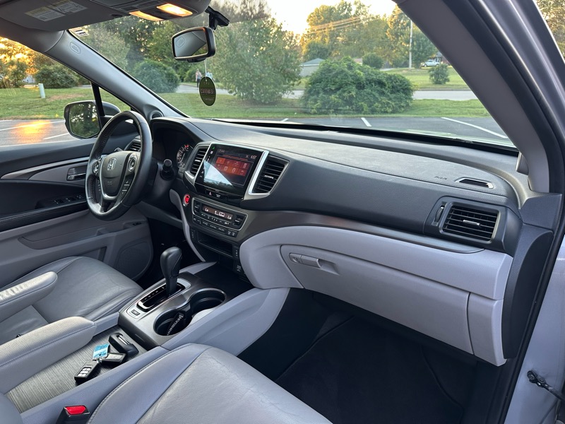 2016 Honda Pilot EX-L photo 12