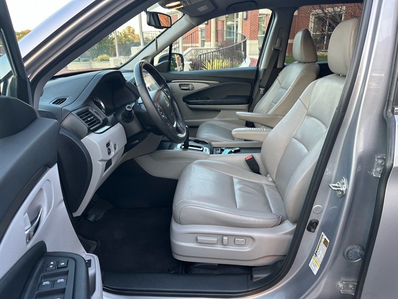 2016 Honda Pilot EX-L photo 18