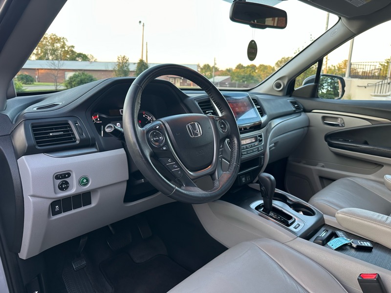 2016 Honda Pilot EX-L photo 19