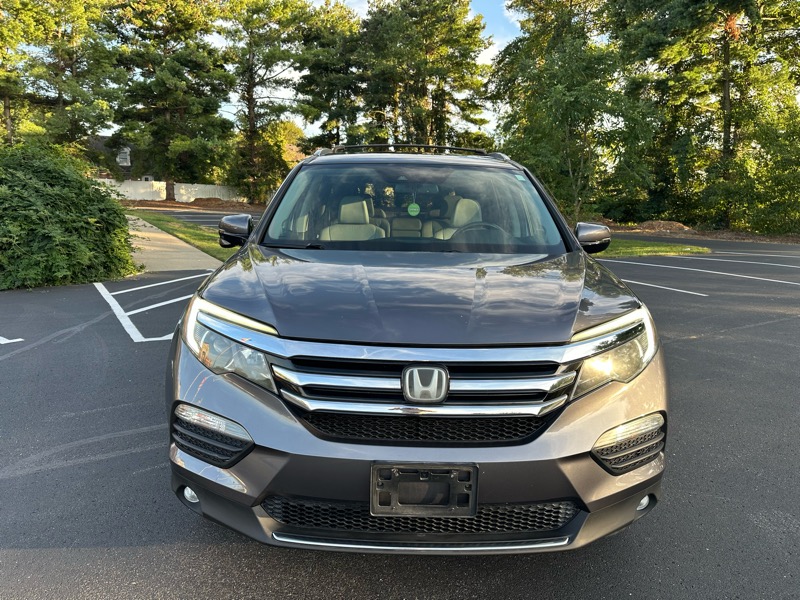 2017 Honda Pilot Touring photo 3