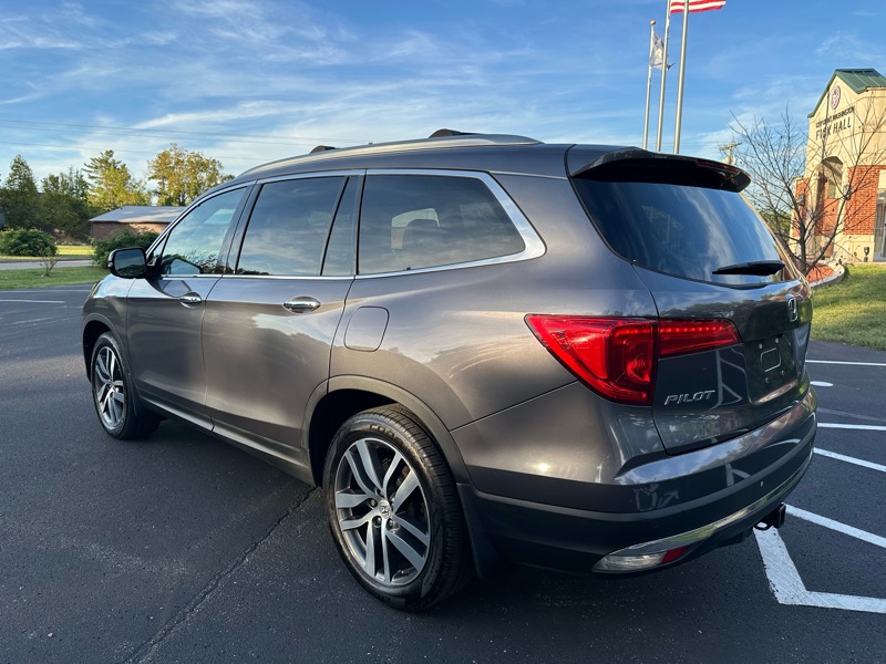 2017 Honda Pilot Touring photo 8