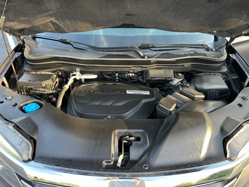 2017 Honda Pilot Touring photo 23