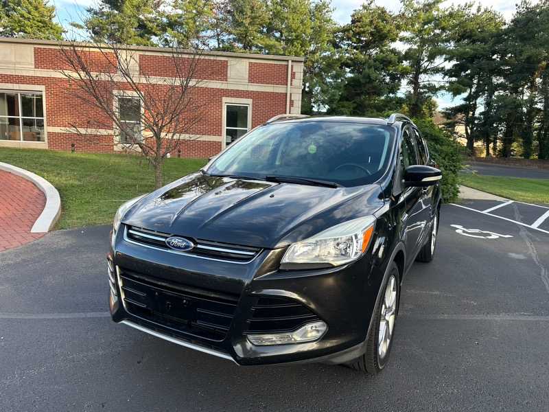 2015 Ford Escape Titanium photo 2