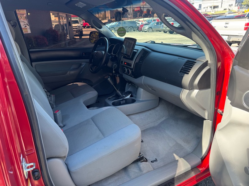 2010 Toyota Tacoma photo 9