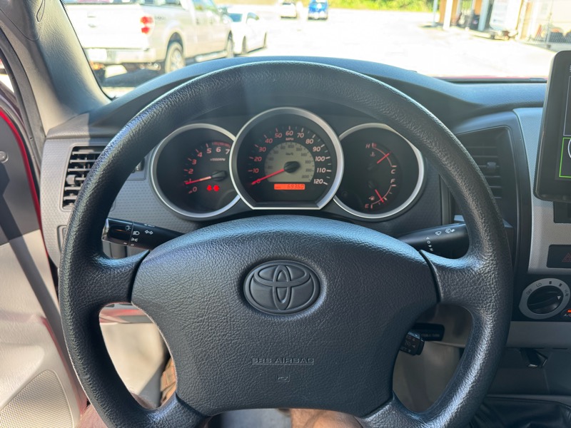 2010 Toyota Tacoma photo 11