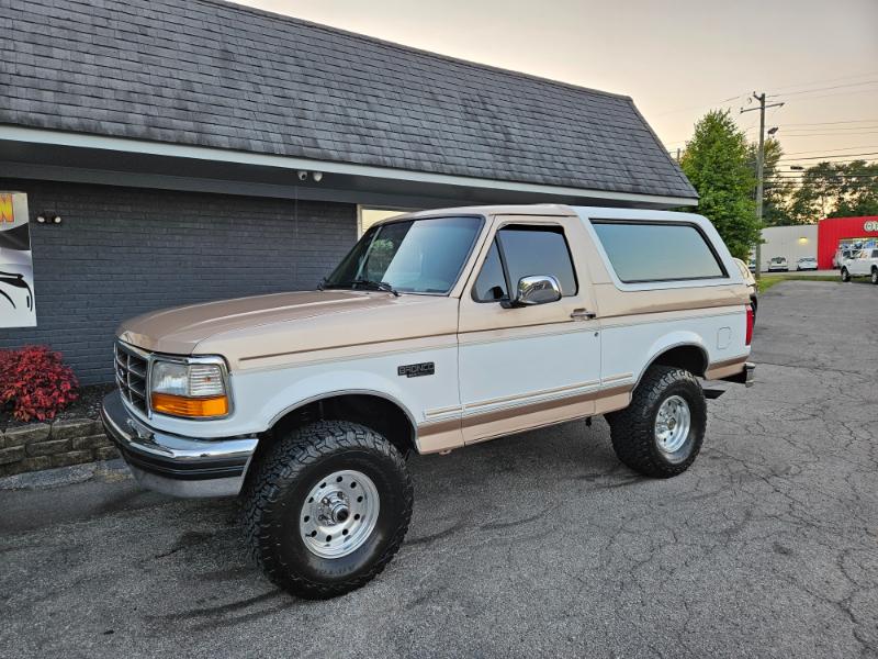 1996 Ford Bronco photo 2