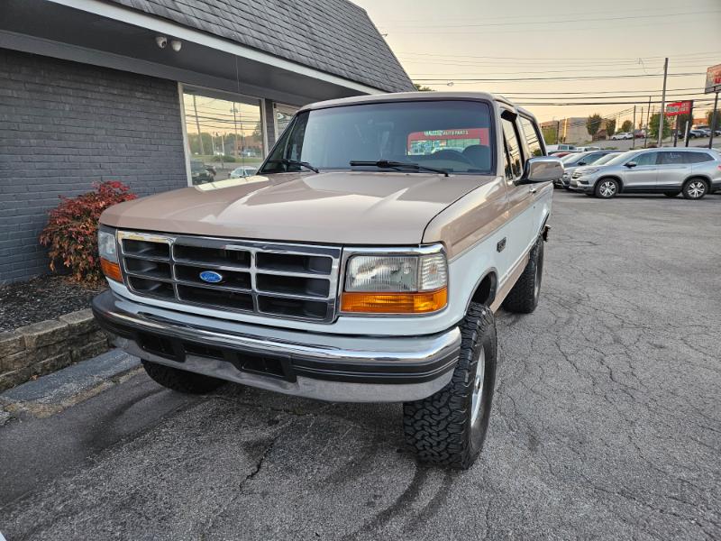 1996 Ford Bronco photo 3