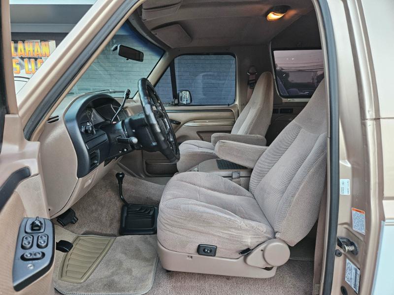 1996 Ford Bronco photo 12