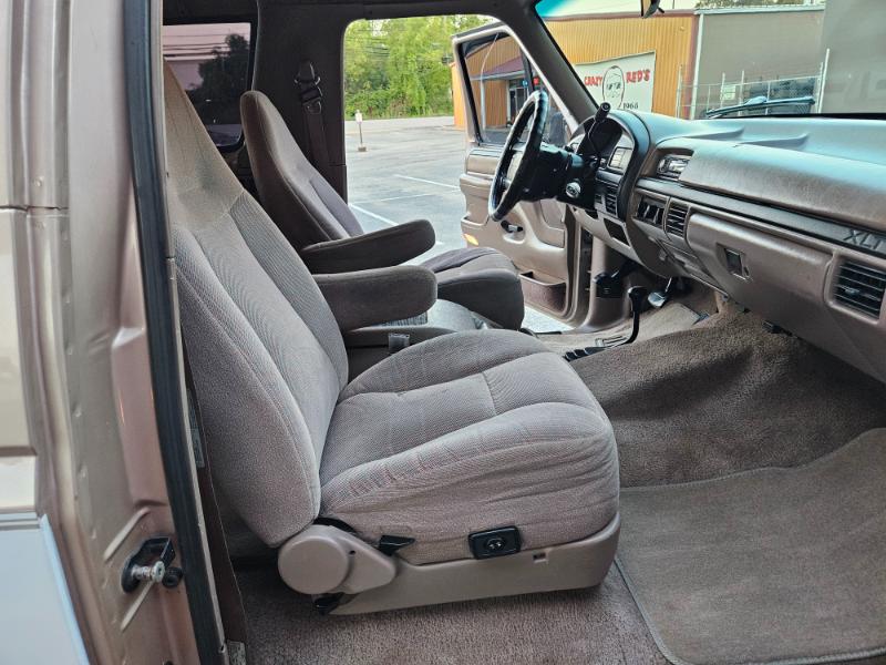 1996 Ford Bronco photo 13